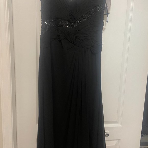 Evening Gown - Picture 1 of 5